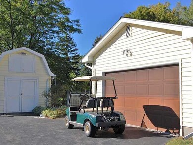 Parking Lot/Garage