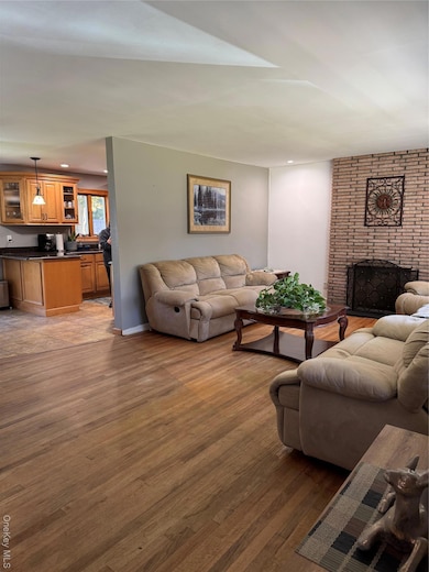 1 Glades Way, Halesite, NY 11743 - photo 4