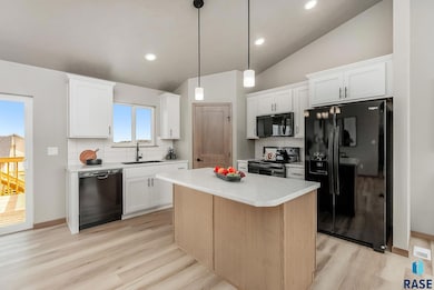 628 N Yankee Ave, Sioux Falls, SD 57110 - photo 5