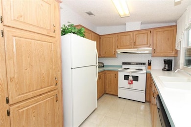 275 Jackson Park Ave, Davenport, FL 33897 - photo 4