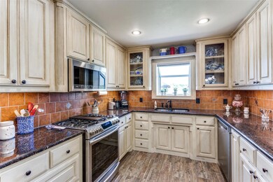 152 Harmony Cir, Weatherford, TX 76087 - photo 5