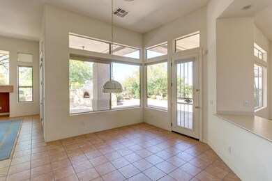 6305 E Dusty Coyote Cir-large-009-10-Bre