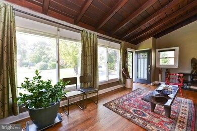 6803 Derrell Ct, Alexandria, VA 22307 - photo 4