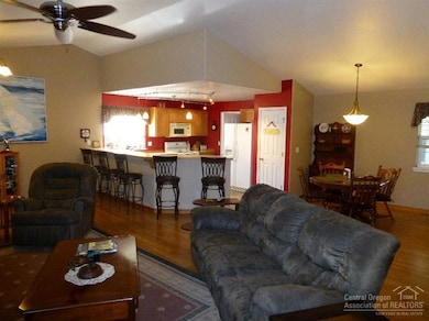 1078 NW 19th Place, Redmond, OR 97756 - photo 7