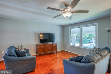 752 W Birchtree Ln, Claymont, DE 19703 - photo 3