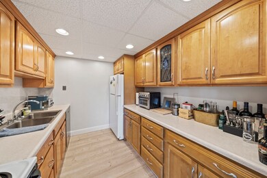 Weymouthport unit T24A, North Weymouth, MA 02191 - photo 3