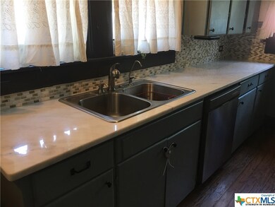 902 W Hopkins St, San Marcos, TX 78666 - photo 5