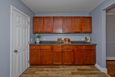 7 Shepard St, Westfield, MA 01085 - photo 4