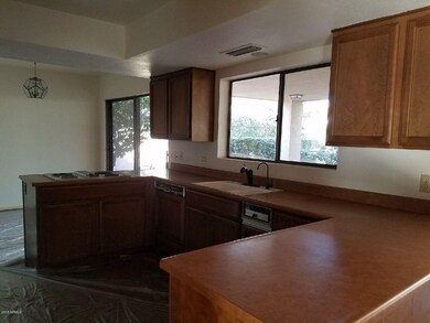 Kitchen w Breakfast Rm