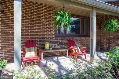 1420 Wolftrap Run Rd, Vienna, VA 22182 - photo 3