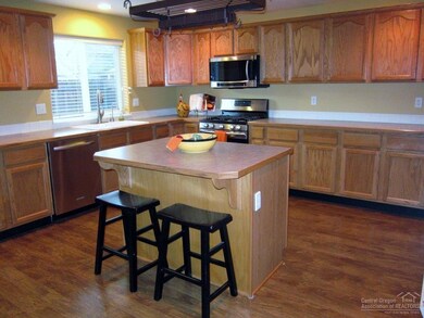 351 NW 25th St, Redmond, OR 97756 - photo 5