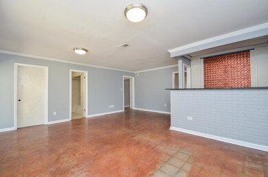 2126 Saxon Dr, Houston, TX 77018 - photo 7