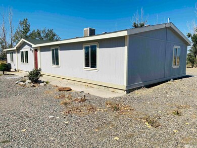 8410 Bluebird Ct, Winnemucca, NV 89445 - photo 3