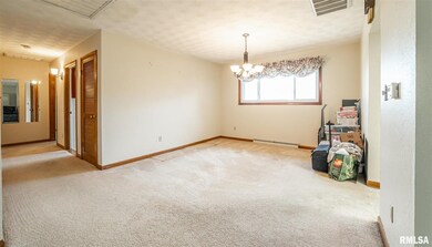 475 Mayfair Dr, Lincoln, IL 62656 - photo 7