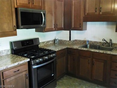 Newly remodeled eat-in kitchen, new gas range