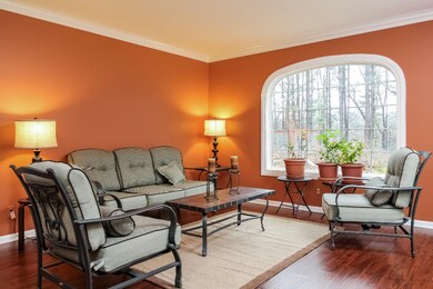 005-Living_Room-2476389-large