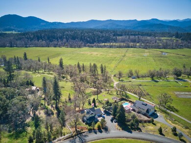 281 Oak Ranch Rd, Grants Pass, OR 97526 - photo 3