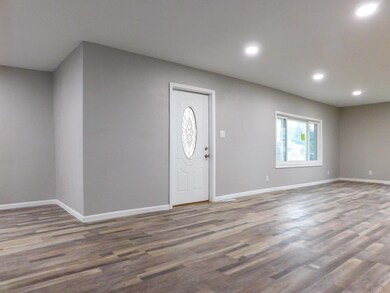 828 W Washington St, Bluffton, IN 46714 - photo 7