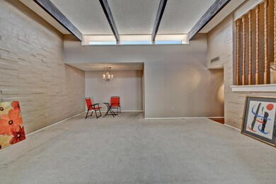 LIVING RM OPEN TO DINING AREA