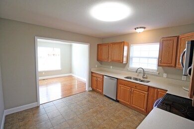 kitchen-angled-entry