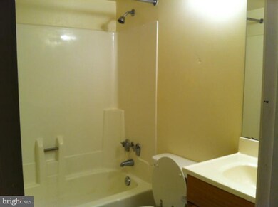 11562 Rolling Green Ct unit 100, Reston, VA 20191 - photo 7