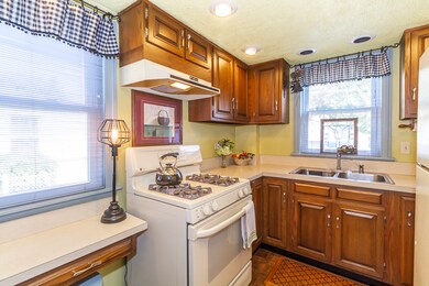 1513 Bristol Ave, Westchester, IL 60154 - photo 2