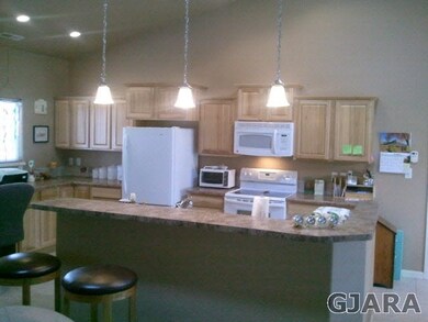 Lots of cabinets,open bar area, wonderful lighting
