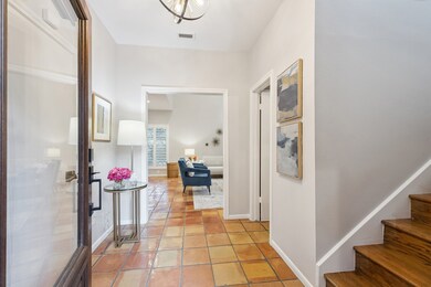 312 Sugarberry Cir unit 312, Houston, TX 77024 - photo 2