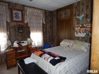 1401 W 7th St, Davenport, IA 52802 - photo 5