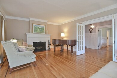 961 Mendon Rd, Woonsocket, RI 02895 - photo 5