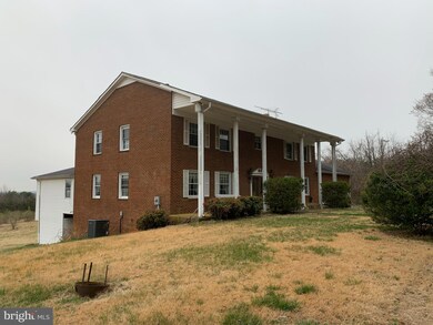 5287 Pond Mountain Rd, Broad Run, VA 20137 - photo 2