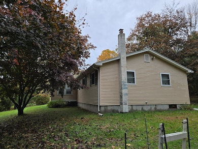 299 Pickett Rd, Plainfield, CT 06374 - photo 6