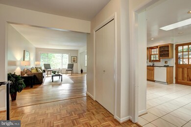 7 Saddlebrook Ct, Silver Spring, MD 20906 - photo 2