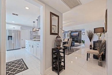 4781 97th Way N unit 10, Saint Petersburg, FL 33708 - photo 6