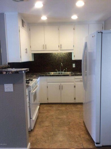 06 Kitchen