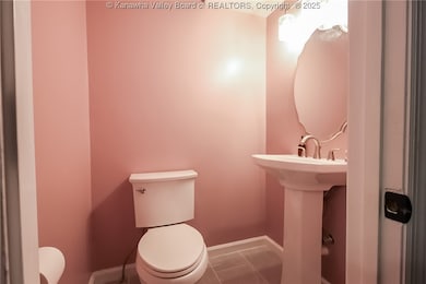 302 Maplewood Ln, Nitro, WV 25143 - photo 6