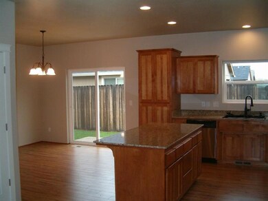 117 Aurora Ln, Central Point, OR 97502 - photo 5