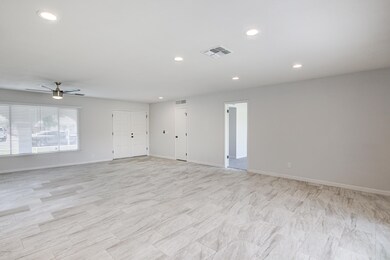1620 E La Donna Ln-10