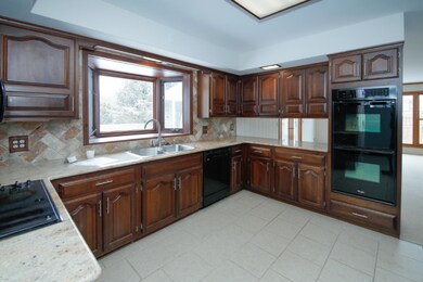 4210 Old Colony-107