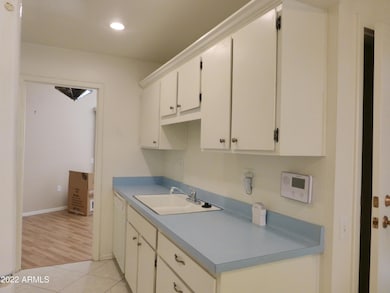 10553 W Ocotillo Dr, Sun City, AZ 85373 - photo 6