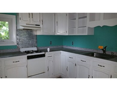 11 Fisher St, Lowell, MA 01850 - photo 7