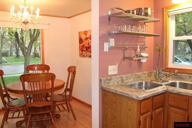 823 Baker Ave, Mankato, MN 56001 - photo 3
