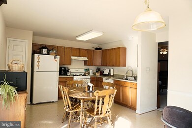 102 Hupps Hill Ct, Strasburg, VA 22657 - photo 5