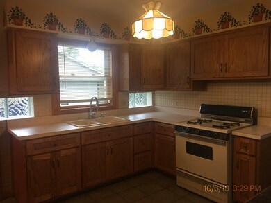 21302 S Jeffrey Dr, Matteson, IL 60443 - photo 2