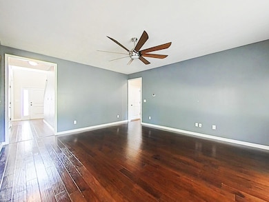 3-web-or-mls-6-Living Room - 2025-07-17T