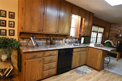 8109 Newman Dr, North Richland Hills, TX 76180 - photo 6