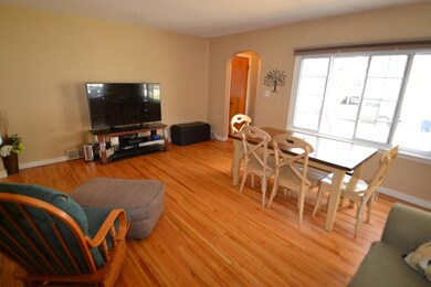 main_floor_living4