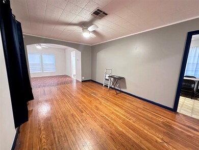 10929 Stover St, Houston, TX 77075 - photo 3
