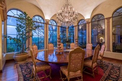 06 Dining Room