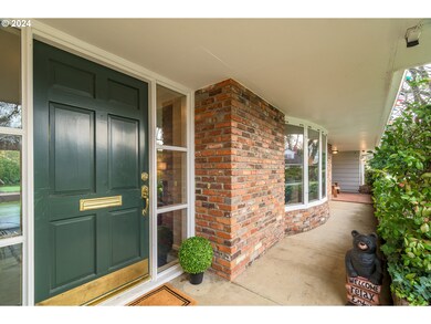 2185 Oakmont Way, Eugene, OR 97401 - photo 4